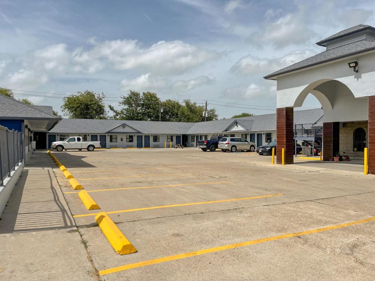 Deluxe Inn & Suites Corpus Christi Exterior photo